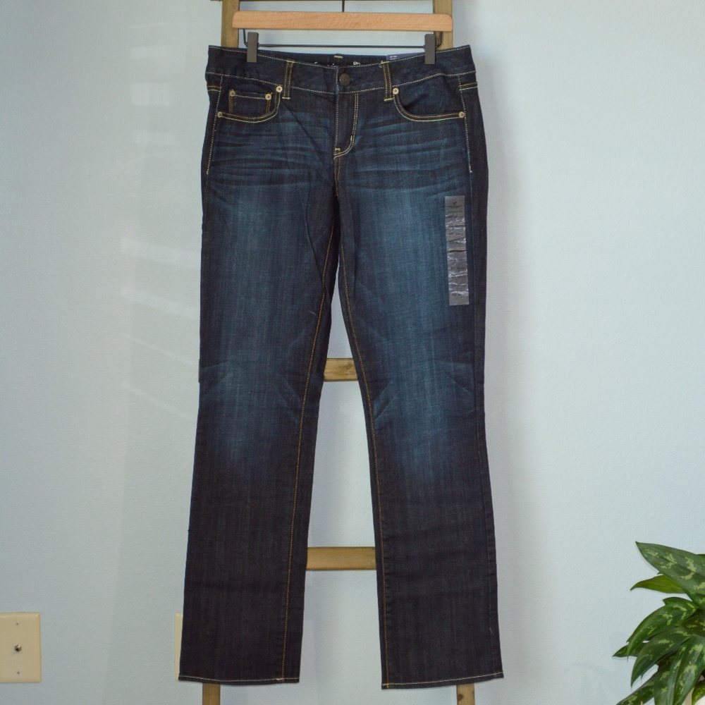 American Eagle Straight Leg Jean